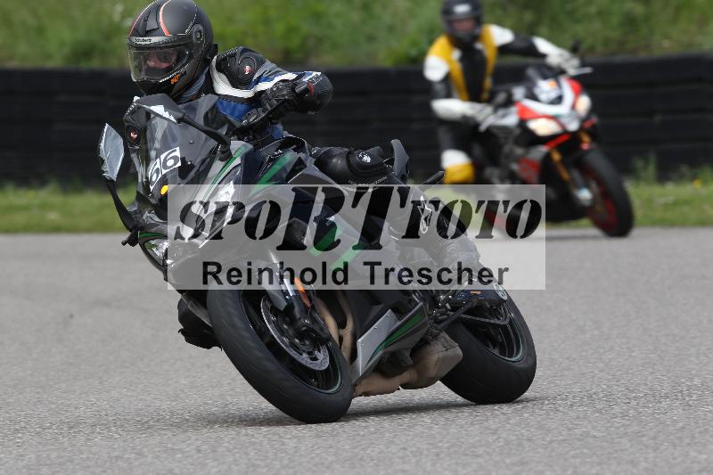 /Archiv-2025/10 23.04.2025 Cornu Master School ADR/rot-rouge/66